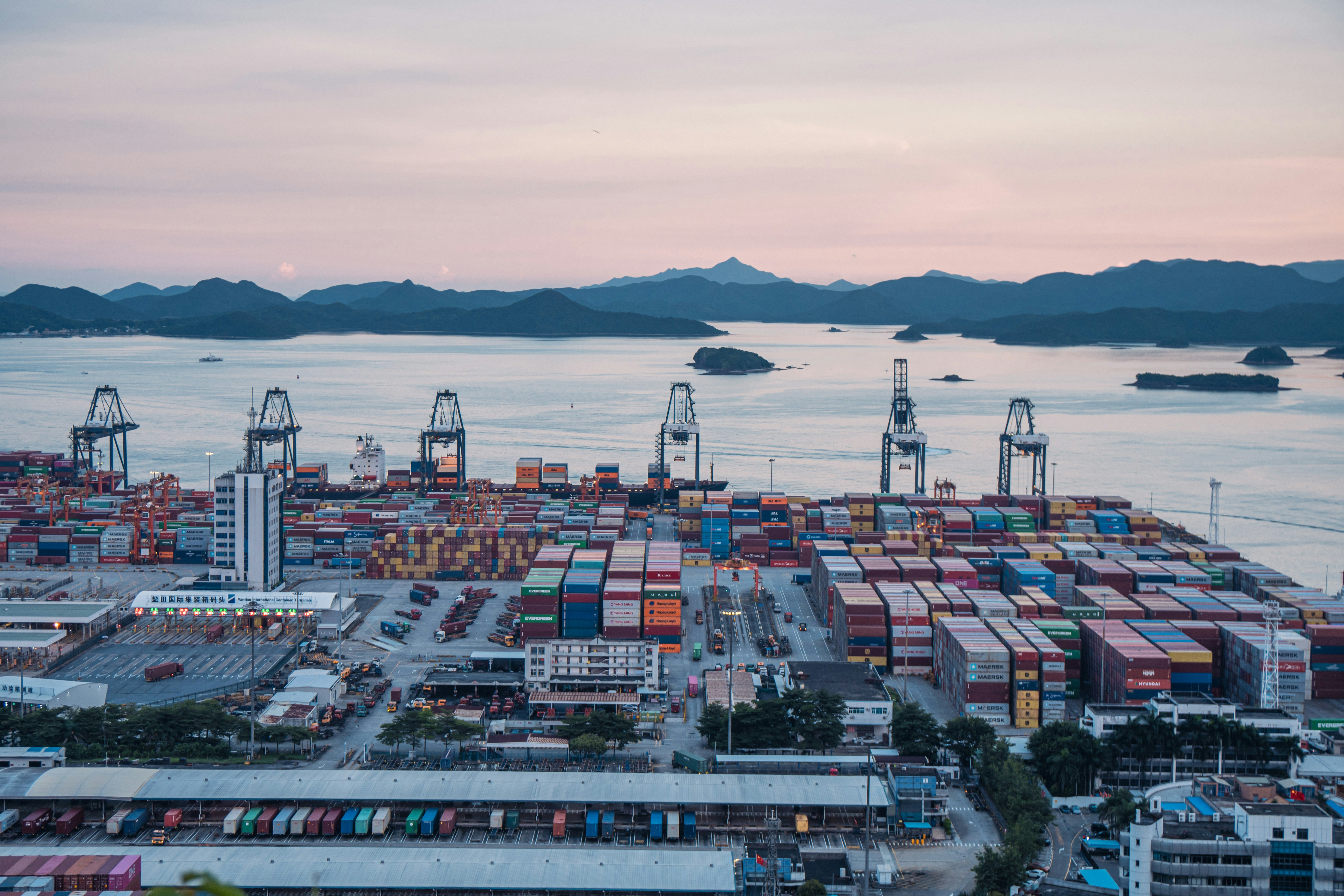 jason-yuen-U3uIHf96D9Y-unsplash